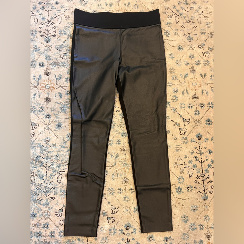 Club Monaco black leggings.